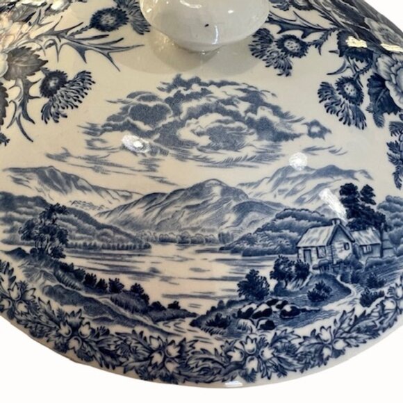 Vintage Lochs of Scotland Blue and White Covered Vegetable Bowl Tureen Wedgewood - Picture 7 of 12